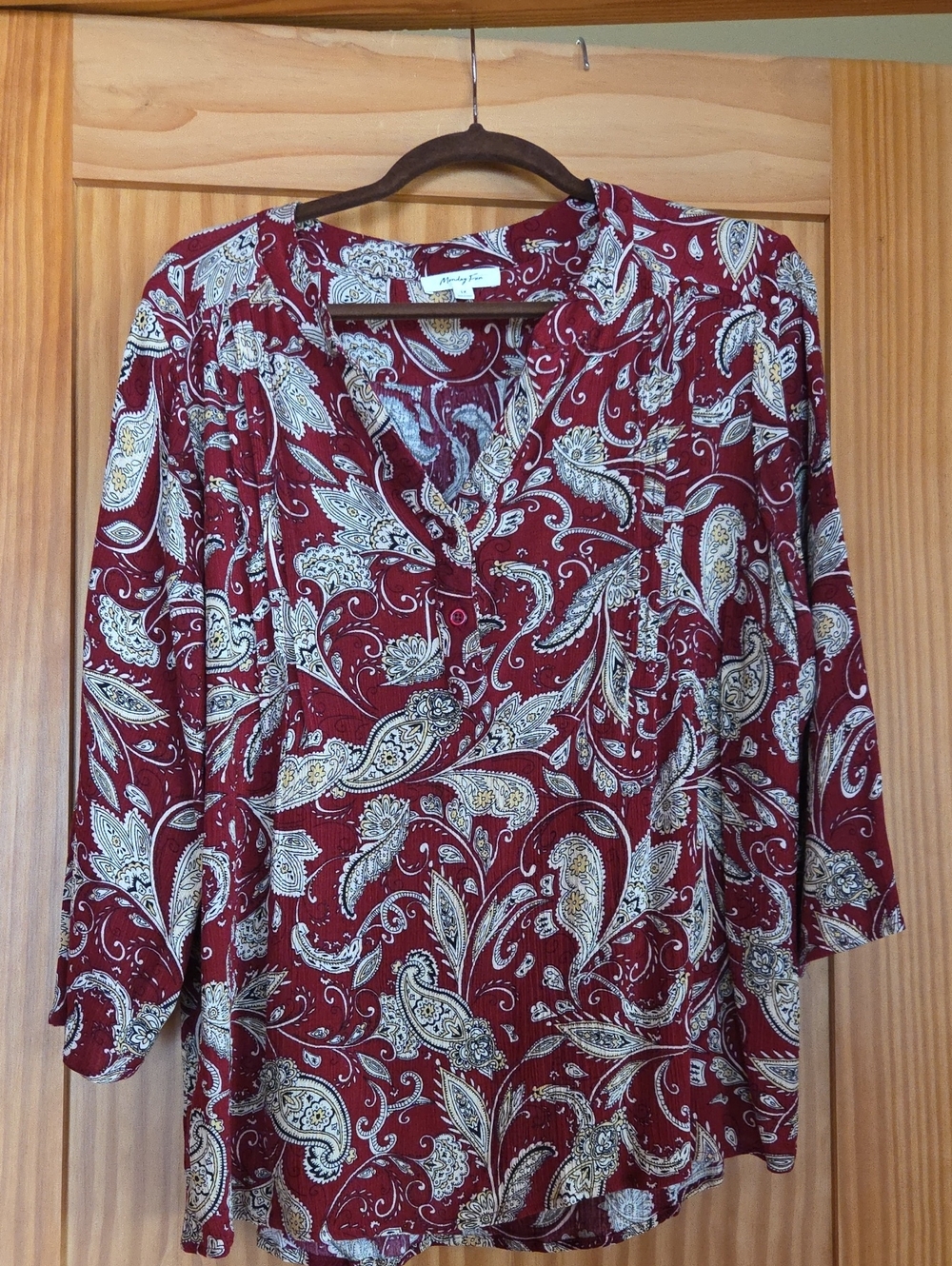 Women's Paisley V-Neck Blouse in Burgundy